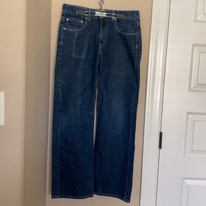 Dark blue relaxed Levi’s